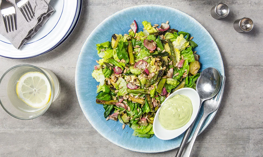 Ensalada Keto de Pollo con Mayonesa de Aguacate